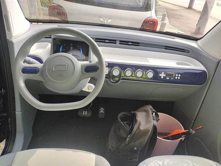 Фото 10 - Bestune Pony