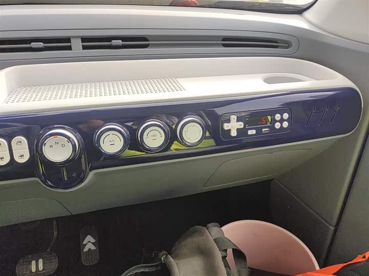 Фото 13 - Bestune Pony