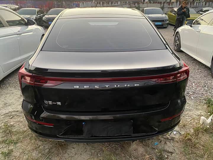 Фото 7 - Bestune B70