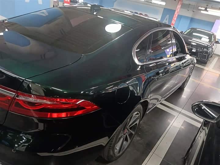 Фото 7 - Jaguar XF L