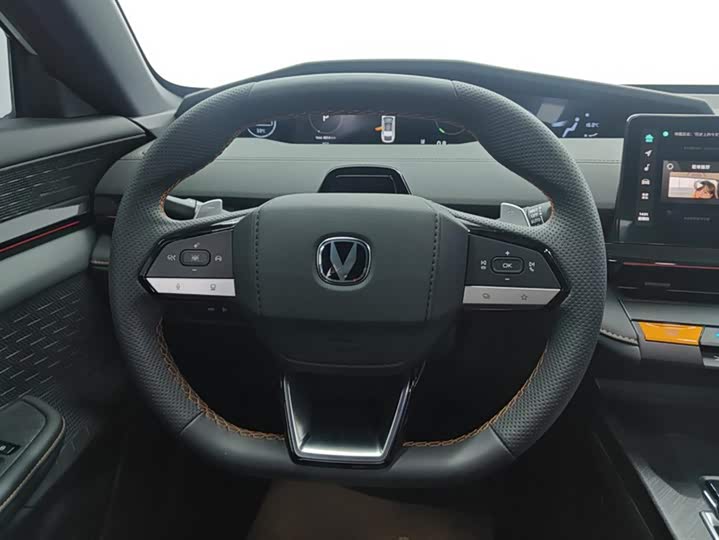 Фото 15 - Changan UNI-V