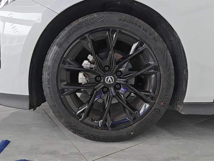 Фото 6 - Changan UNI-V