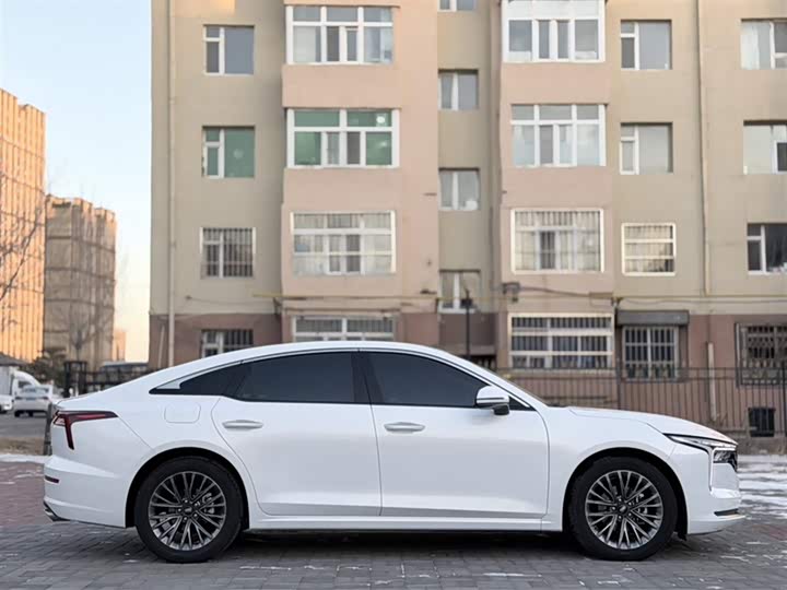 Фото 21 - Bestune B70