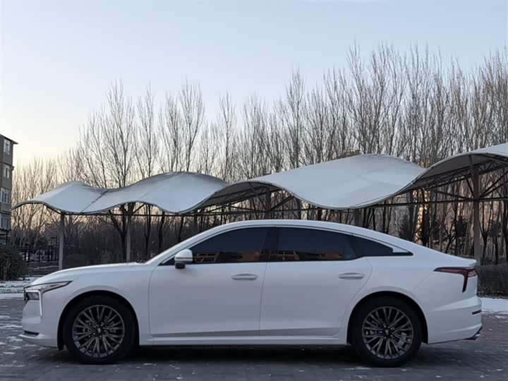 Фото 22 - Bestune B70