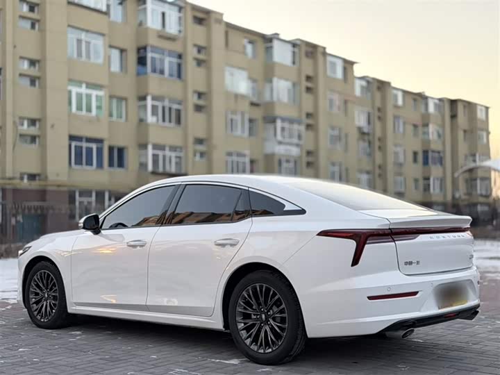 Фото 23 - Bestune B70