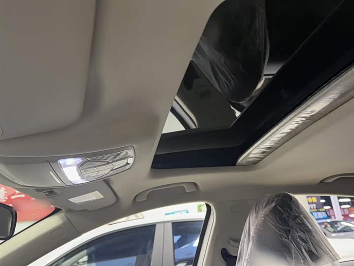 Фото 7 - Bestune B70