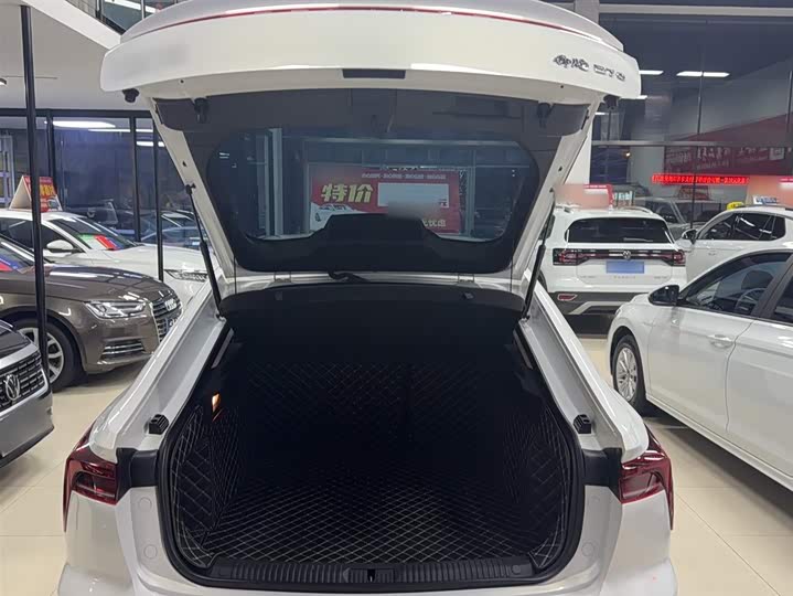 Фото 8 - Bestune B70