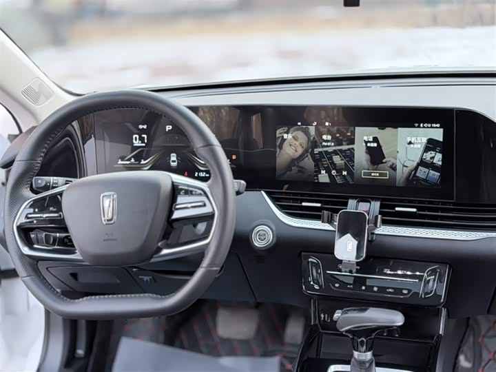 Фото 9 - Bestune B70