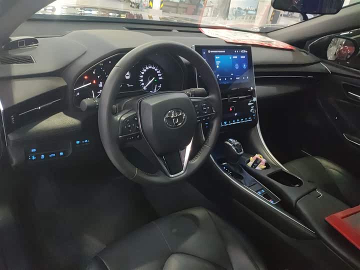 Фото 10 - Toyota Avalon