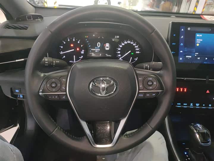 Фото 11 - Toyota Avalon