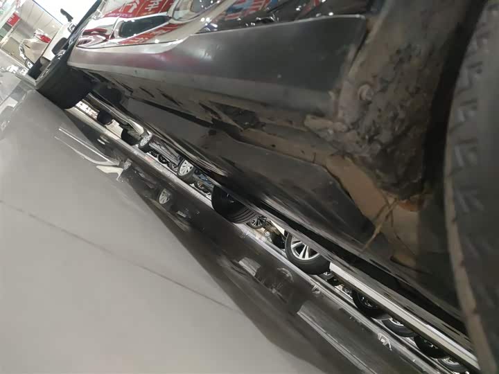 Фото 21 - Toyota Avalon