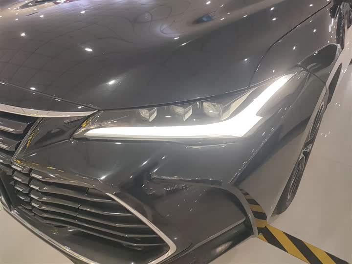 Фото 24 - Toyota Avalon