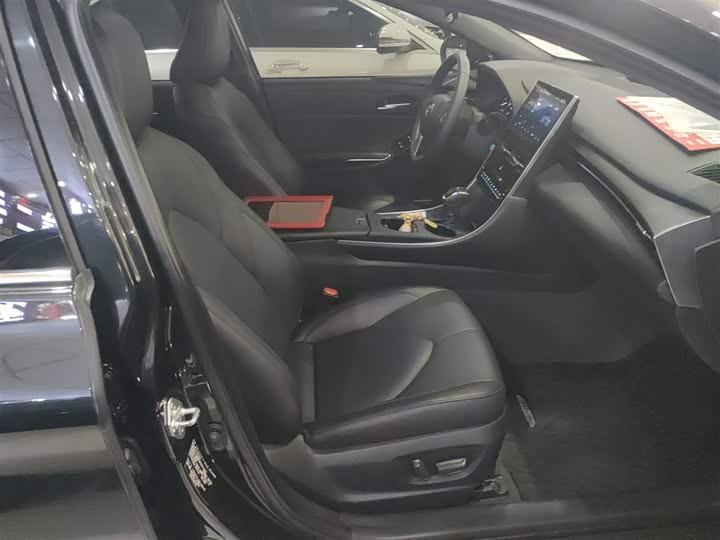 Фото 25 - Toyota Avalon