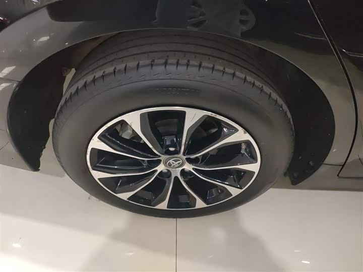 Фото 26 - Toyota Avalon