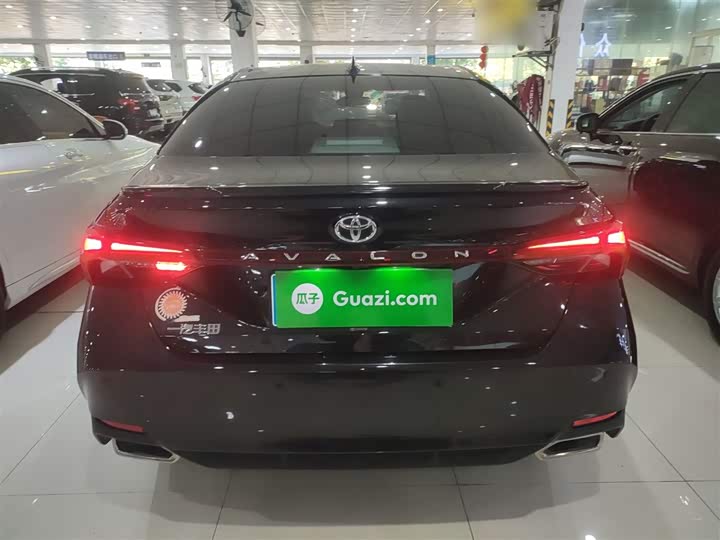 Фото 6 - Toyota Avalon