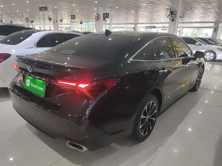 Фото 7 - Toyota Avalon