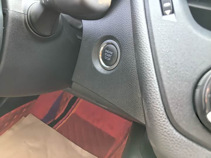 Фото 15 - Toyota Corolla