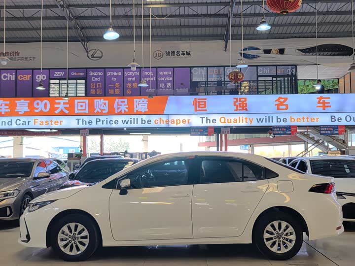 Фото 3 - Toyota Corolla