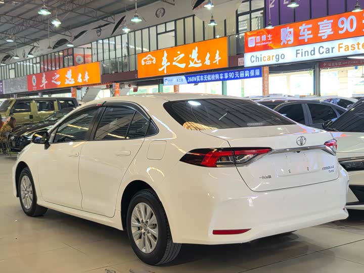 Фото 4 - Toyota Corolla