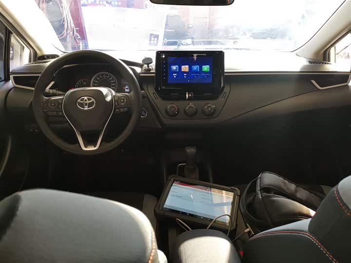 Фото 10 - Toyota Corolla