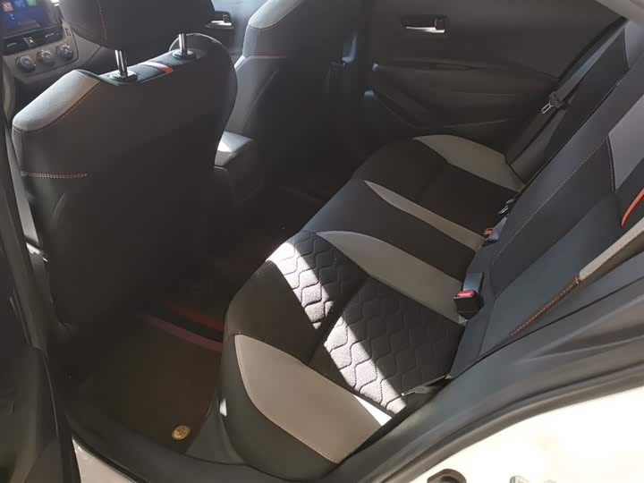 Фото 17 - Toyota Corolla