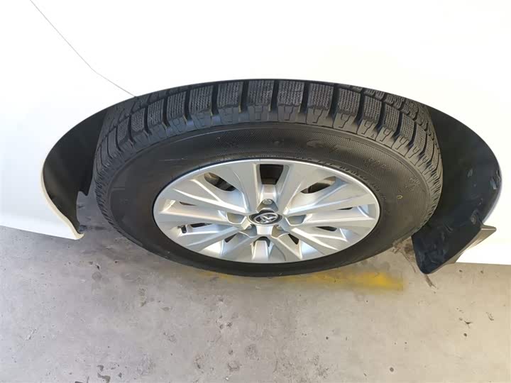 Фото 23 - Toyota Corolla