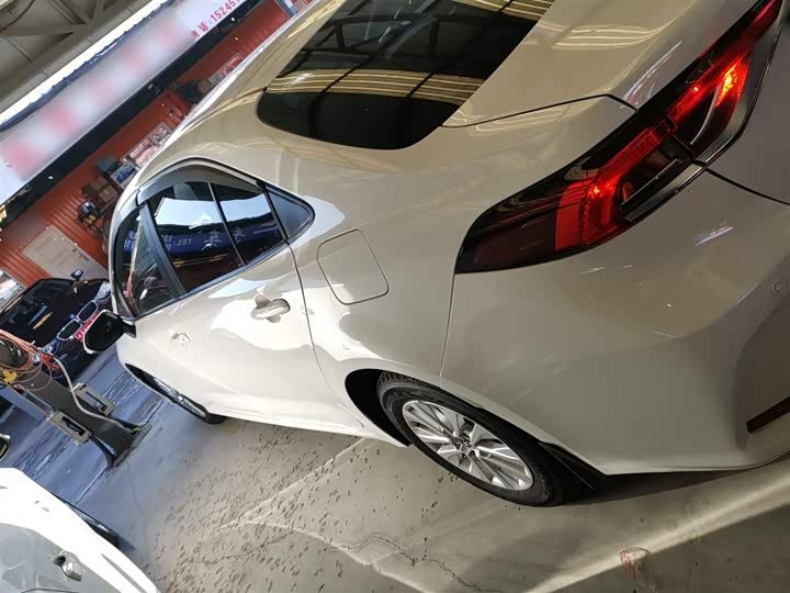 Фото 5 - Toyota Corolla