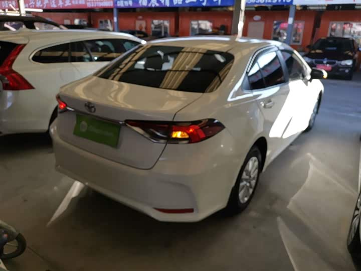 Фото 7 - Toyota Corolla