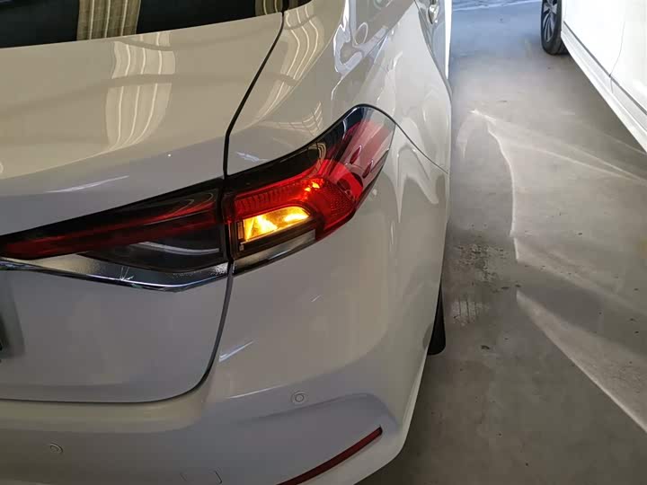 Фото 8 - Toyota Corolla