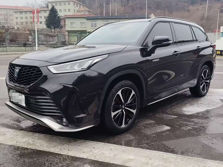 Фото 1 - Toyota Crown Kluger