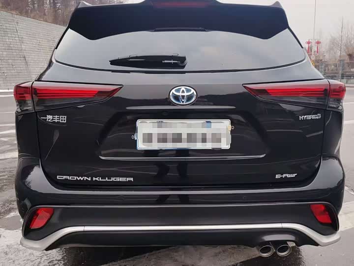 Фото 4 - Toyota Crown Kluger