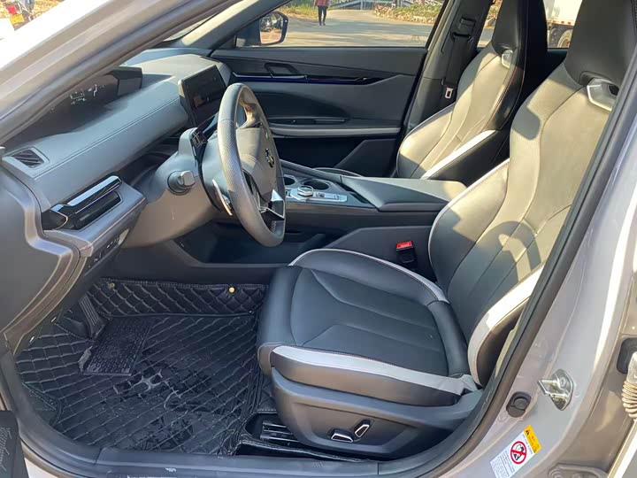 Фото 4 - Changan UNI-V