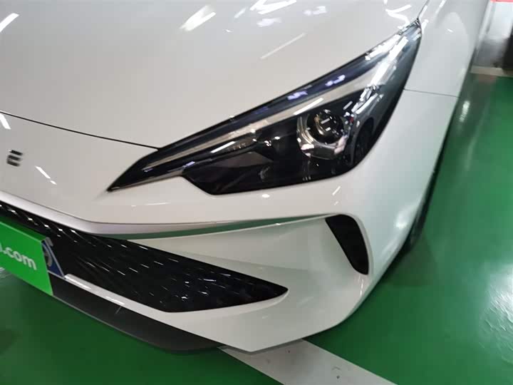 Фото 23 - Roewe i5