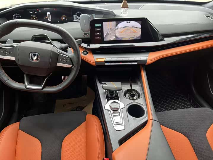 Фото 11 - Changan UNI-V