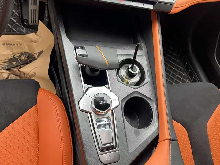 Фото 14 - Changan UNI-V