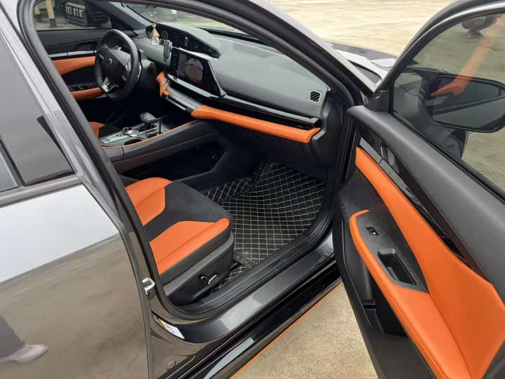 Фото 16 - Changan UNI-V