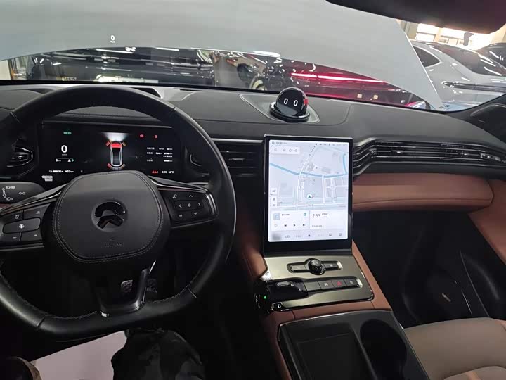 Фото 10 - Nio EC6