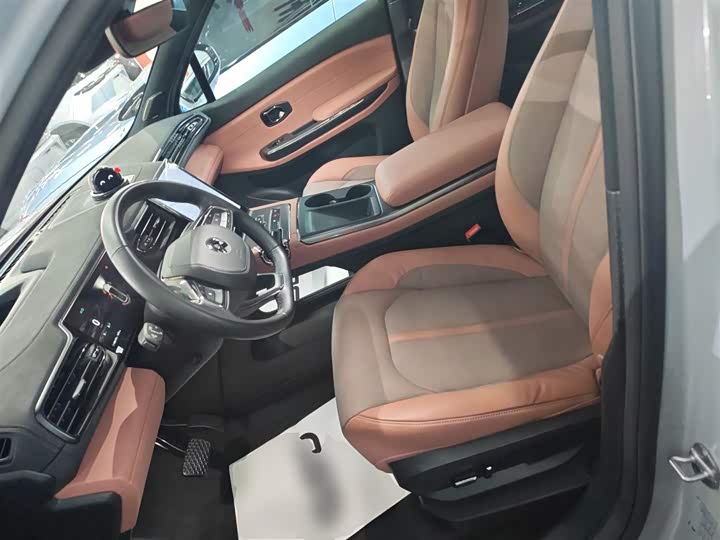 Фото 15 - Nio EC6