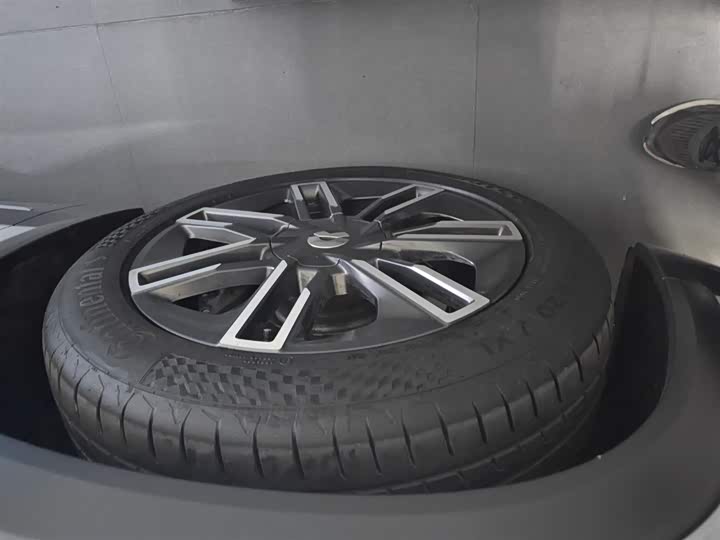 Фото 23 - Nio EC6