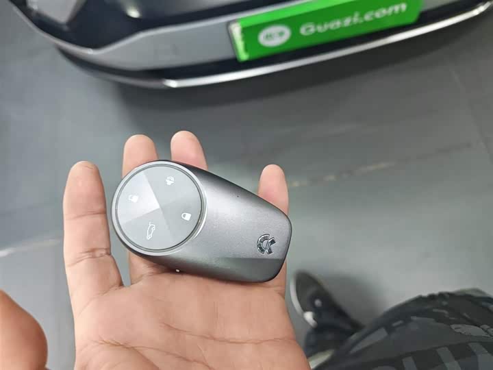 Фото 9 - Nio EC6