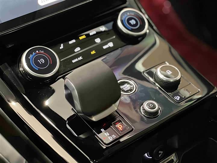 Фото 19 - Land Rover Range Rover Sport