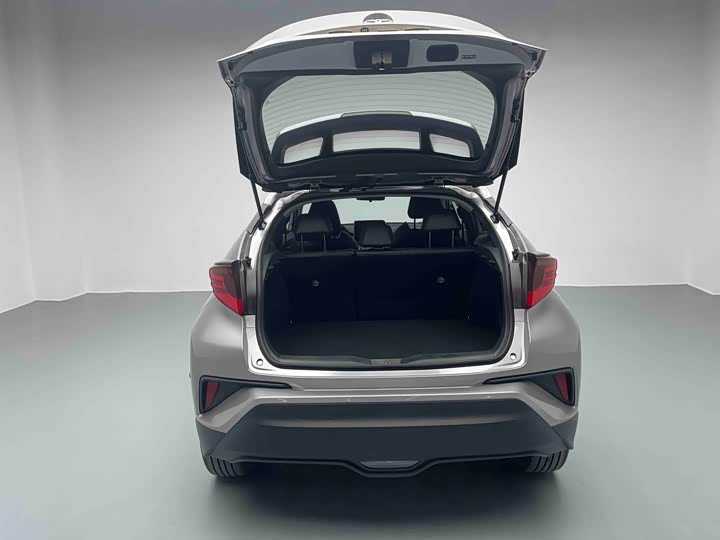 Фото 11 - Toyota Izoa