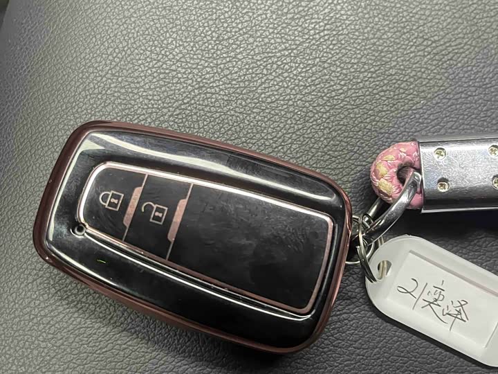 Фото 16 - Toyota Izoa