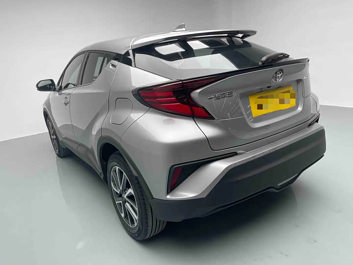 Фото 19 - Toyota Izoa