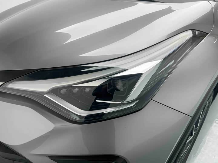 Фото 4 - Toyota Izoa