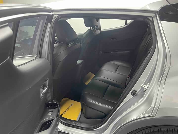 Фото 6 - Toyota Izoa