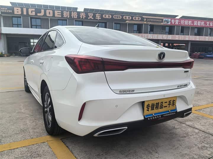 Фото 13 - Changan Eado Plus