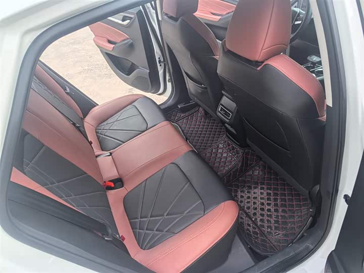 Фото 7 - Changan Eado Plus