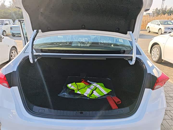 Фото 19 - Buick Verano