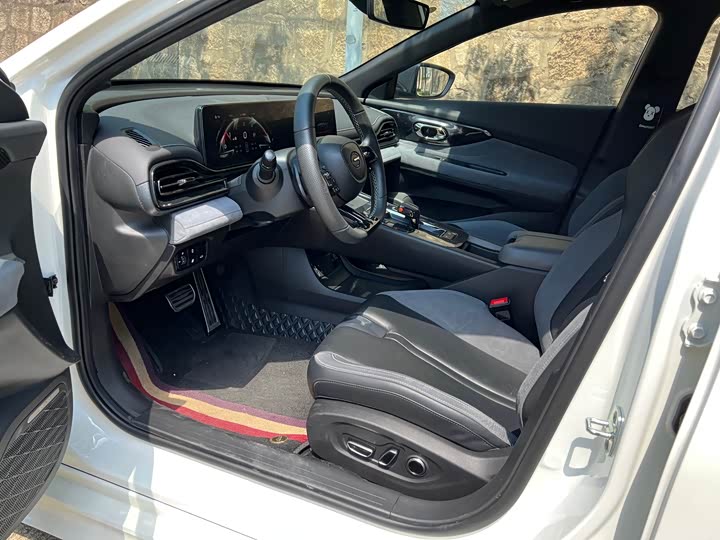 Фото 10 - GAC Trumpchi Empow R